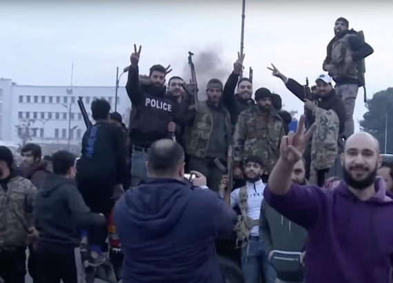 विद्रोहीद्वारा सिरिया स्वतन्त्र भएको घोषणा, राष्ट्रपति आसाद भागे